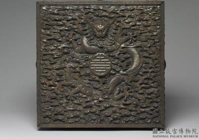 图片[3]-Square red sandalwood curio box with carved dragon decoration (contains 44 curio pieces), Qing dynasty, Qianlong reign (1736-1795)-China Archive